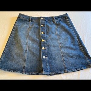 Vintage-Style Women’s Denim Skirt